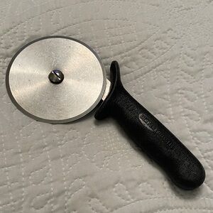 DEXTER-Russell Heavy Duty 4” Round Pizza Cutter Made in USA